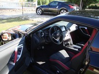 Nissan GT-R, v pozad 370Z